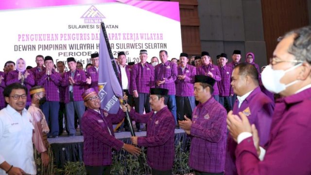 Pelantikan pengurus HIMKA Sulsel, Sabtu (16/7). 