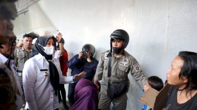 Wakil Wali Kota Makassar, Fatmawati Rusdi memimpin penyisiran Anjal dan Gepeng. 
