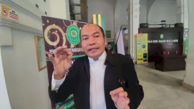 Imam Wahyudi, hadir sebagai ahli dewan pers di sidang gugatan media di Makassar, Kamis (28/7). 