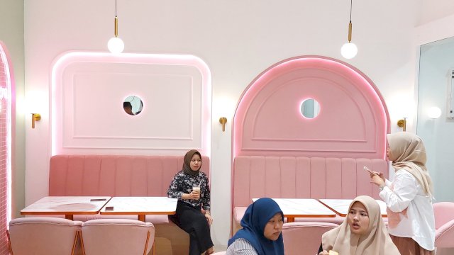Cafe Nucifera, Konsep Beda di Bilangan Jalan Serigala Makassar