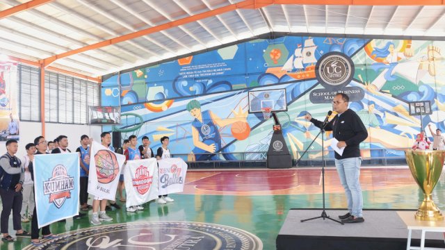 Buka Kejuaraan Bola Basket, Danny Pomanto : Prestasi Itu Mutlak, Persahabatan Itu Abadi