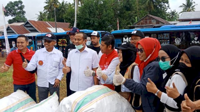 Apresiasi Peserta Jalan Sehat &#8216;Anti Mager&#8217; di Bone Disertai Pungut Sampah