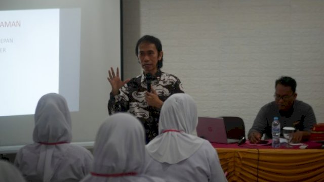 Dr. Arqam Azikin. 