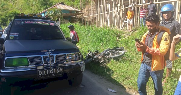 Tabrakan Mobil vs Motor di Mamasa, 2 Pelajar Dilarikan ke Puskesmas