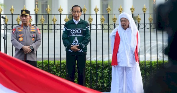 Bersama Habib Luthfi dan Kapolri, Jokowi Lepas Kirab Merah Putih