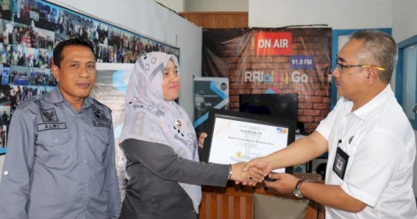 Responsif Atas Keterbukaan Informasi, Bawaslu Bone Raih Penghargaan dari LPP RRI