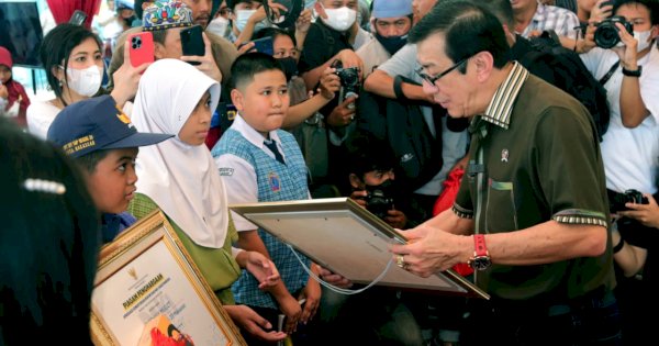 Dampingi Menkumham RI, Danny Pomanto Sapa Siswa Perkenalkan DJKI Mengajar