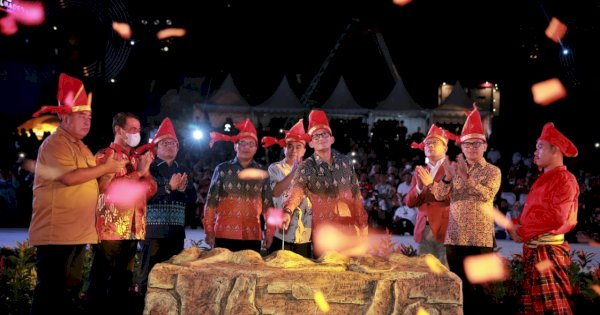 Sejumlah Kepala Daerah Berbalas Pantun, Wujud Dukungan Bagi F8