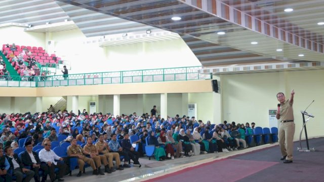 Danny Pomanto memberikan Orasi Ilmiah secara langsung di Auditorium IAIN Parepare, Selasa (27/09).