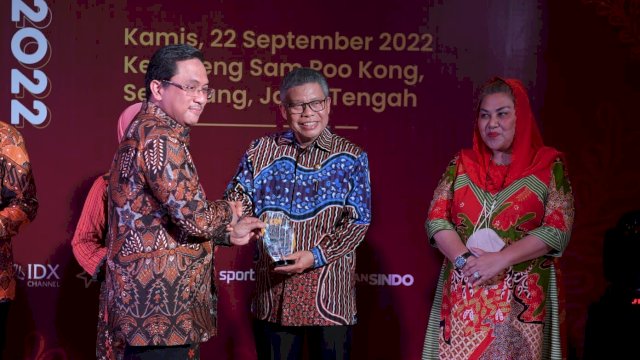 Taufan Pawe Terima Penghargaan Kepala Daerah Inovatif 2022