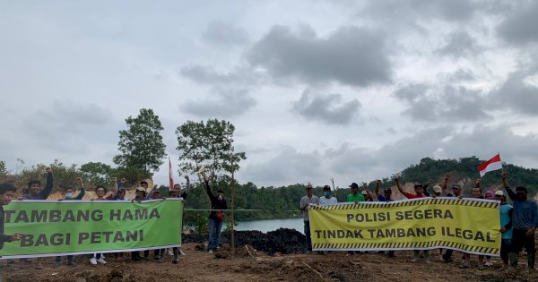 Geram Tak Ditindak, Puluhan Petani di Makroman Samarinda Segel Alat Berat Tambang