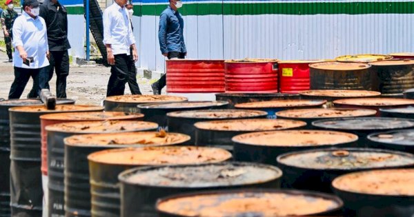 Jokowi Sayangkan Impor Aspal Padahal di Buton Tambang Aspal