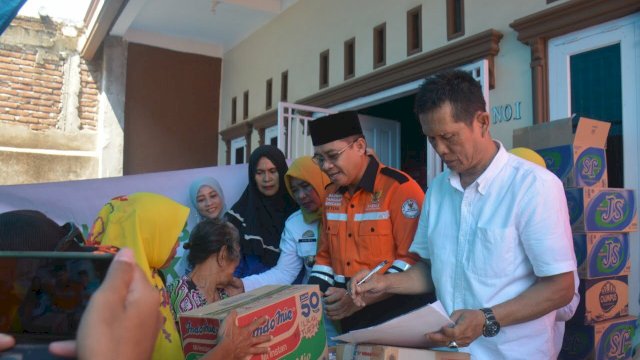 Terpanggil, BAZNAS Makassar Ringankan Beban Korban Kebakaran di Rappokalling