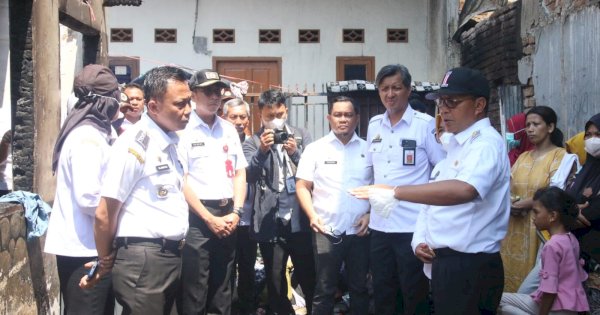 Wali Kota Makassar Kunjungi Korban Kebakaran Tallo, Serahkan Bantuan Logistik