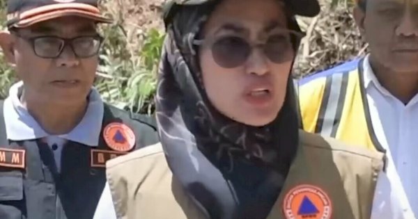 Bupati Indah Target 2 Hari Jalan Putus Sabbang-Tallang Kembali Normal