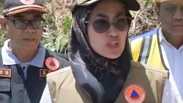 Bupati Indah Target 2 Hari Jalan Putus Sabbang-Tallang Kembali Normal