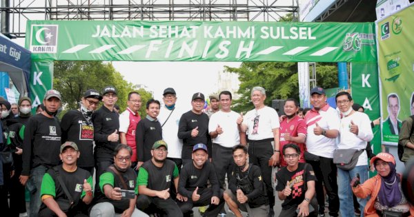 Danny Pomanto Lepas Jalan Sehat Milad ke-56 KAHMI Sulsel