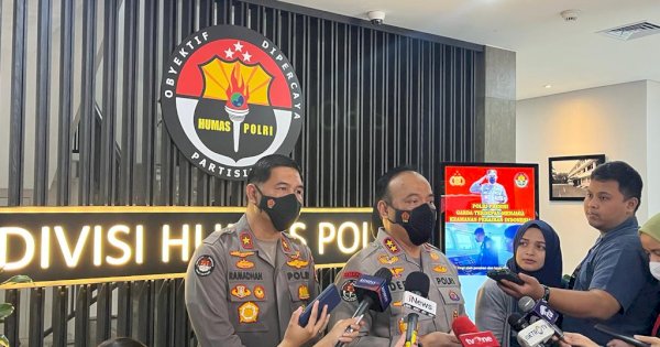 Kerahkan Tim DVI, Polri Gerak Cepat Berikan Pertolongan Korban Kerusuhan di Malang