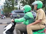 Ojol Day, Wali Kota Danny Keliling Kunjungi Warga