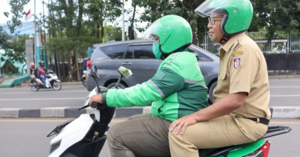 Ojol Day, Wali Kota Danny Keliling Kunjungi Warga