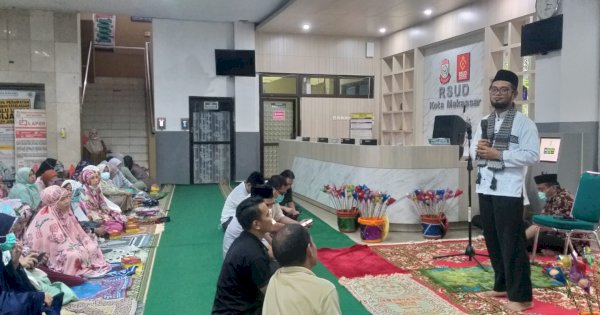 Tingkatkan IMTAQ, RSUD Kota Makassar Gelar Pengajian Bulanan dan Shalat Asar Berjamaah