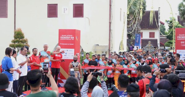 Bank Jateng Friendship Run di Makassar Dihadiri Ganjar
