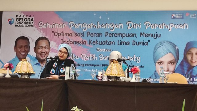 Ketua Bidang Perempuan DPP Gelora, Ratih Sanggarwaty (tengah). [Dok. Gelora Sulsel). 