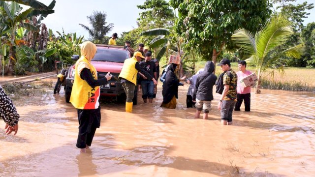 Baru Dilantik, AMPG Palopo Langsung ‘Gercep’ Bantu Korban Banjir Telluwanua