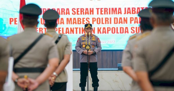 Lantik 9 Kapolda Baru, Kapolri: yang Tak Mampu Kembalikan Kepercayaan Publik Akan di Evaluasi