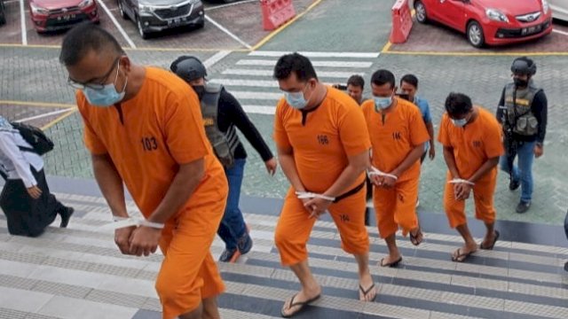 Pelaku pengeroyokan. [Dok. Pers Nusantara/Ist].