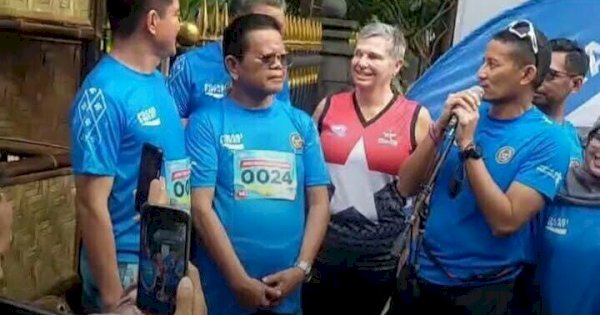 Bupati Mamasa Jalan Santai Bareng Sandiaga Uno