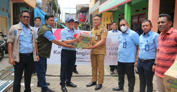 PDAM Peduli Bantu Korban Angin Puting Beliung di Maccini Sombala