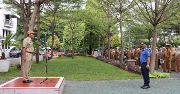 Wali Kota Danny Pimpin Apel Pagi Pemkot Makassar, Ingatkan Varian Baru Covid