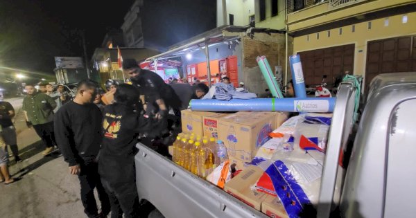 Bantu Masyarakat Terdampak Banjir, dr Udin Bagikan Paket Sembako