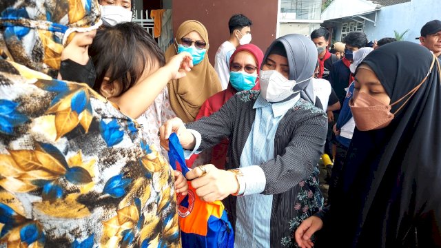 Ketua TP PKK, Wawali, dan Sekda Kota Makassar Kompak Kunjungi Korban Banjir Biringkanaya