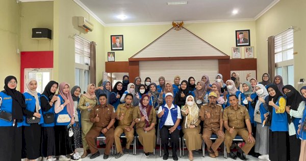 Camat Minasatene Pangkep Minta Mahasiswa KKP 2022 Fisip Unismuh Makassar Cepat Beradaptasi dengan Masyarakat