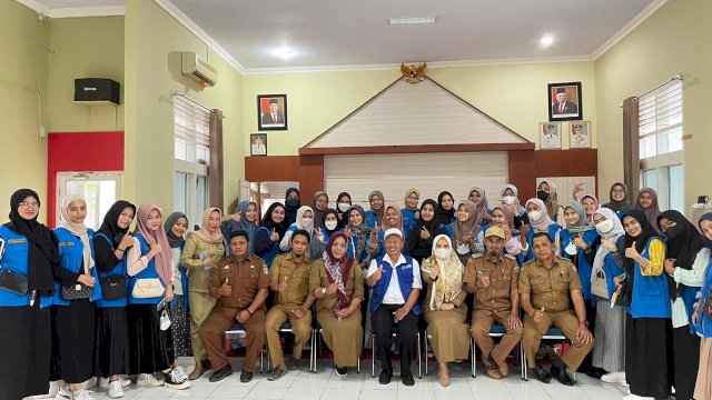 Camat Minasatene Pangkep Minta Mahasiswa KKP 2022 Fisip Unismuh Makassar Cepat Beradaptasi dengan Masyarakat