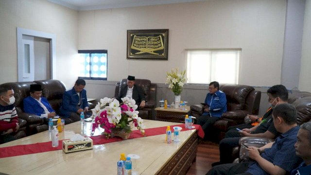 Terima SK Pendirian Prodi Hukum Bisnis, Besok Unismuh Luncurkan Fakultas Hukum