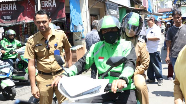 Wawali Fatma Dijemput di Kediaman Citra Land Naik Ojol