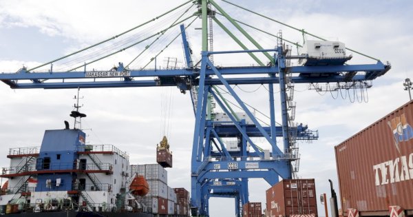 Pelindo Regional 4 Optimistis Aktivitas Ekspor Impor Tahun Ini Tumbuh 10%