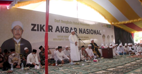 Hadiri Dzikir Akbar Nasional Perkumpulan Pengajian Tasawuf Thoriqoh Naqsabandiyah Indonesia, Gubernur Rohidin Sampaikan Apresiasi