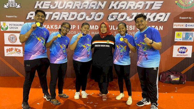 Lima Mahasiswa FH Unhas Raih Penghargaan di Regional Karate