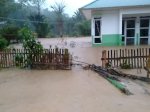 Sungai Meluap, Sawah Warga dan Puskesmas Terendam Banjir di Mehalaan