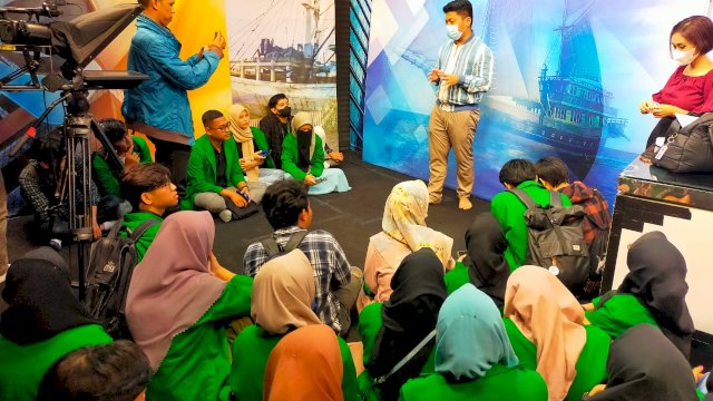 Senangnya Mahasiswa KPI UIN Makassar Kunjungi TV Nasional dan Praktik Siaran