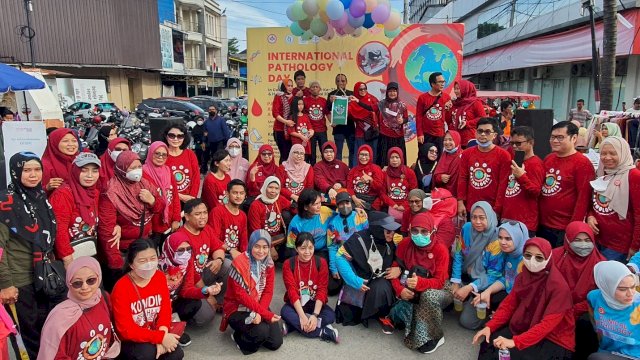 Peringatan International Pathology Day 2022 di Makassar, Warga ‘CFD’ Periksa Kesehatan Gratis