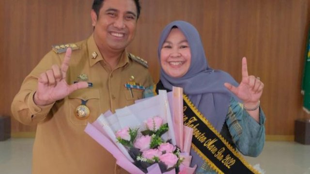 Bupati Maros, Chaidir Syam (kiri). 