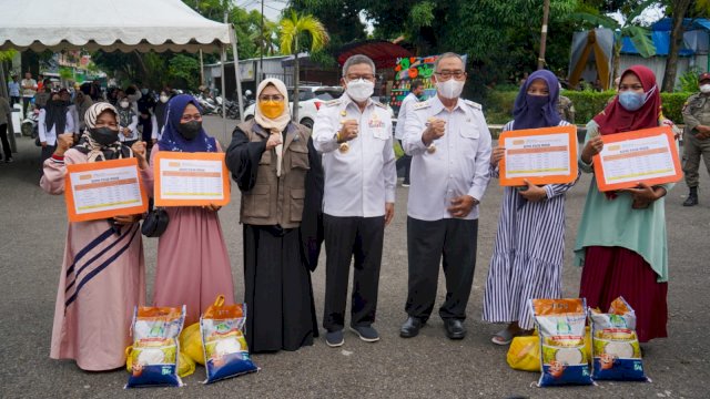 4.400 Keluarga di Parepare Terima Sembako Murah