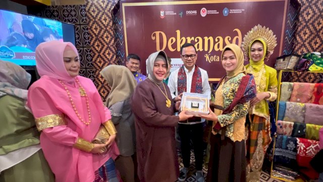 Sarasehan di Jambi, Istri Wali Kota Makassar Perkenalkan Ini