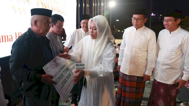 Baznas Makassar Beri Bantuan Perbaikan Rumah Tidak Layak Huni