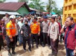 Mensos Risma-Ashabul Kahfi Salurkan Bantuan ke Korban Longsor Gowa